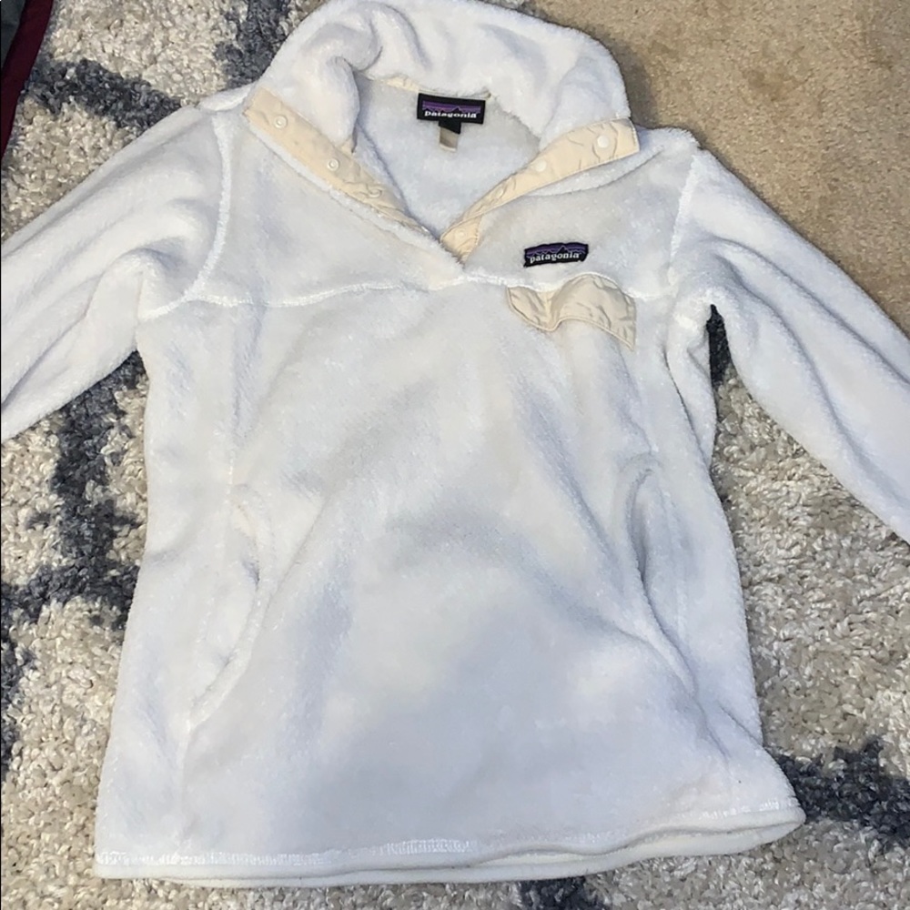 White womens patagonia pullover